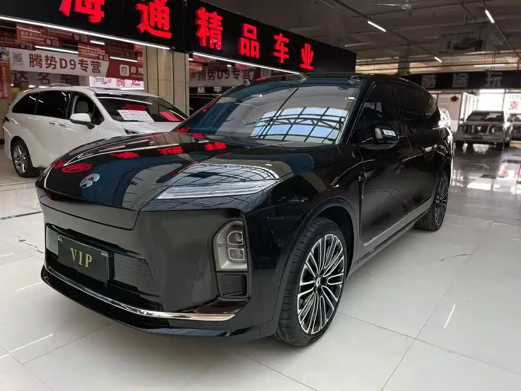 NIO ES8 2025