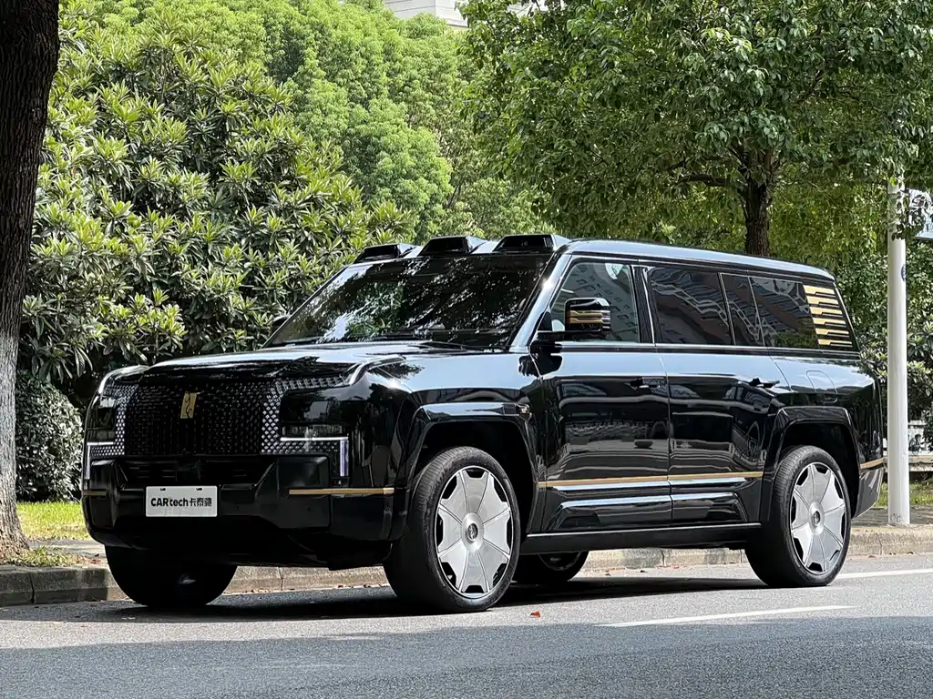 YangWang Yangwang U8 L 2025
