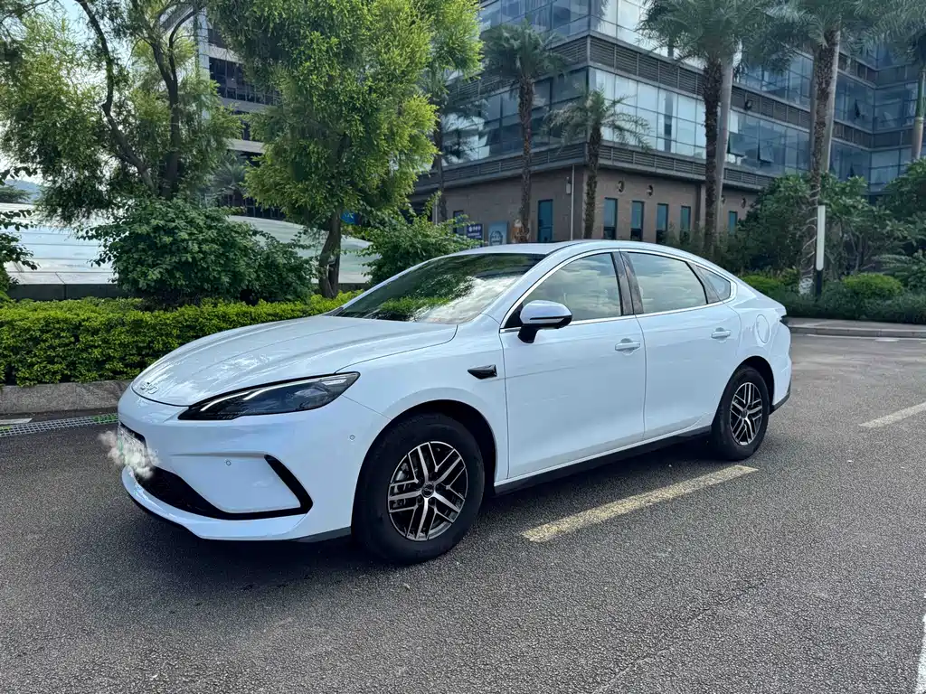 BYD Seal 05 DM-i 2025