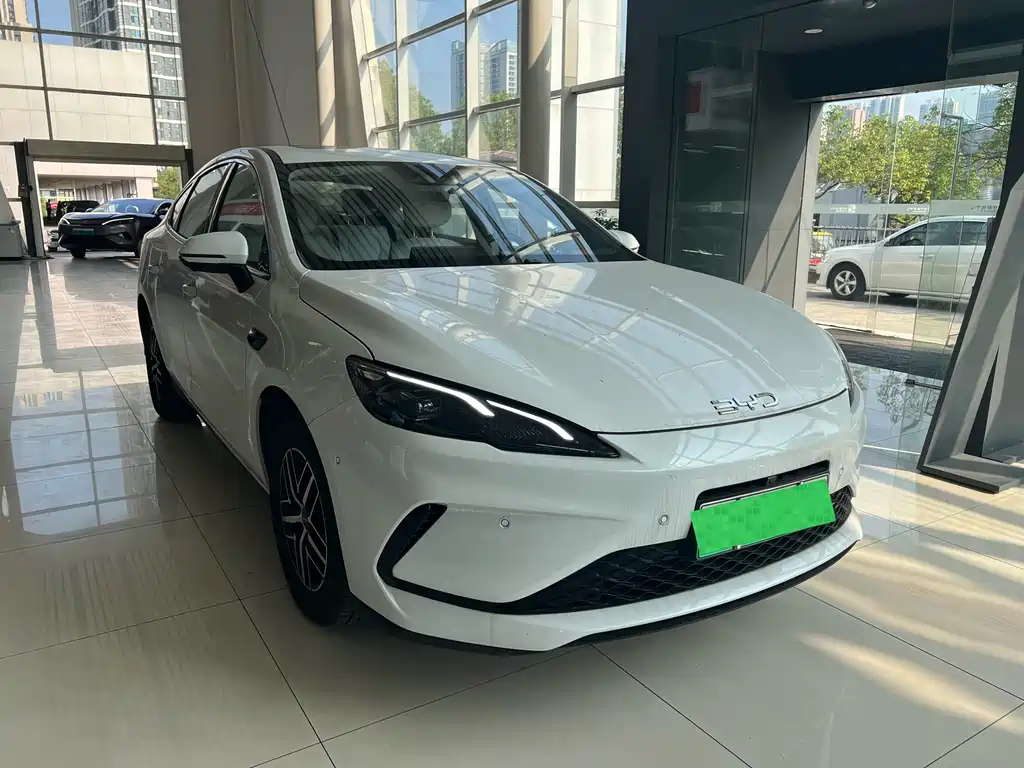 BYD Seal 05 DM-i 2025