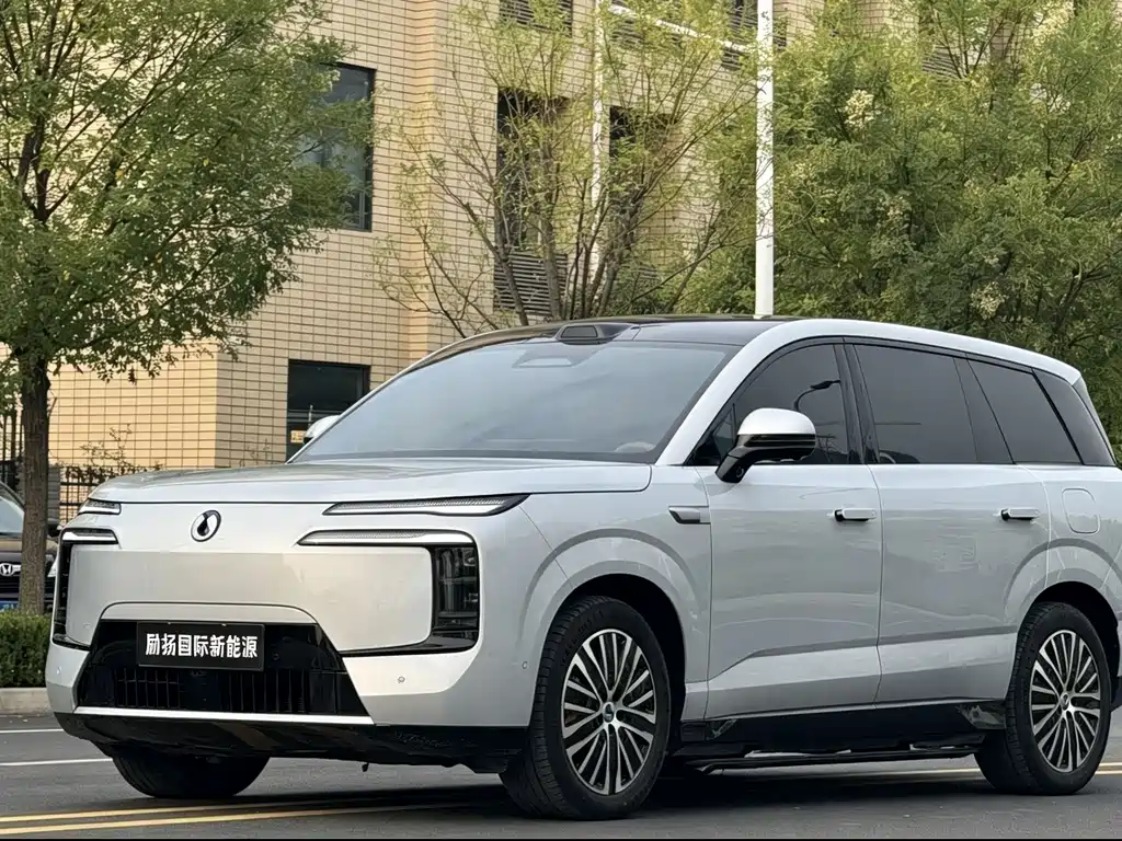 Denza Denza N8L 2026