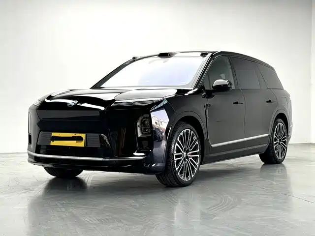 NIO ES8 2025