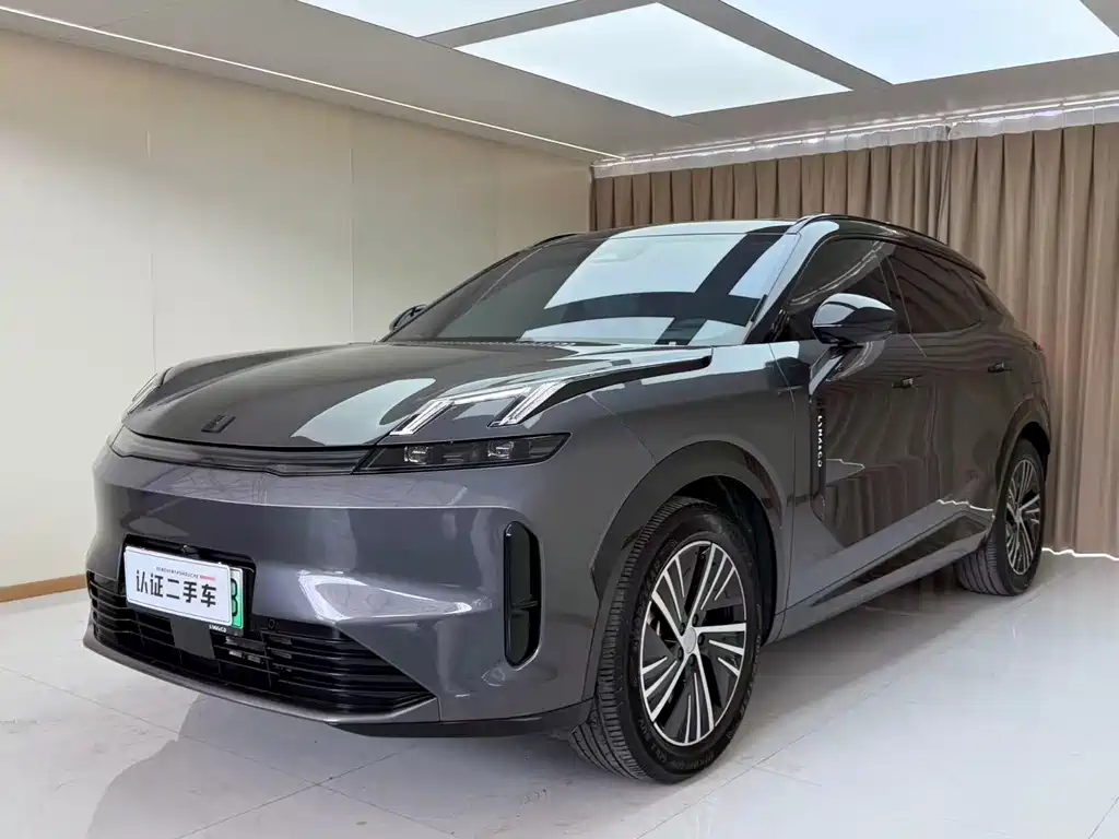 Lynk & Co 08 EM-P 2023