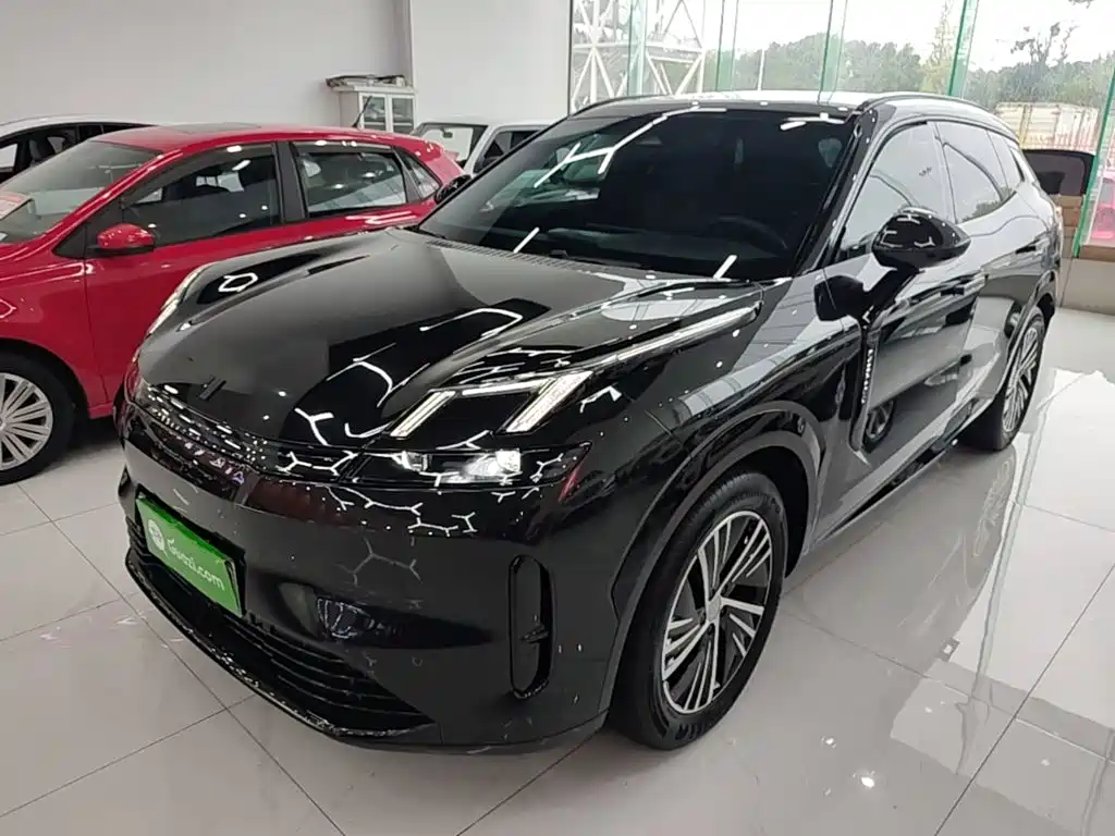 Lynk & Co 08 EM-P 2024