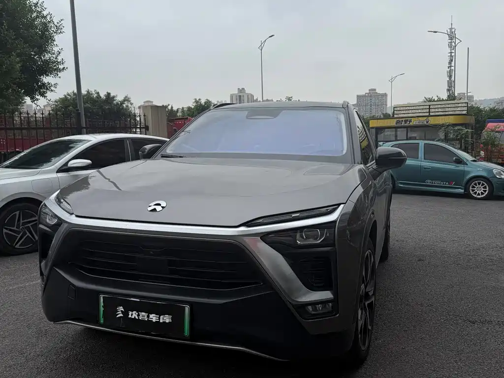 NIO ES8 2018