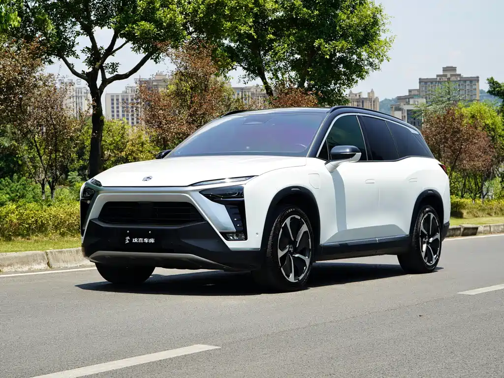 NIO ES8 2021