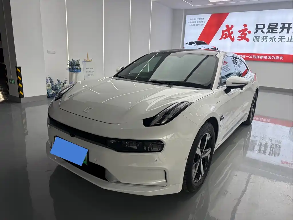 Zeekr 001 2024