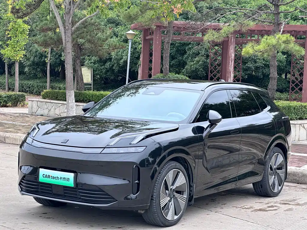 Lynk & Co 08 EM-P 2024