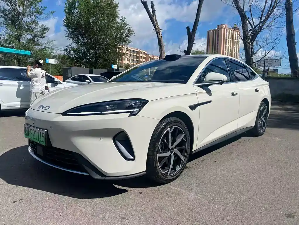 BYD Seal 07 DM-i 2025