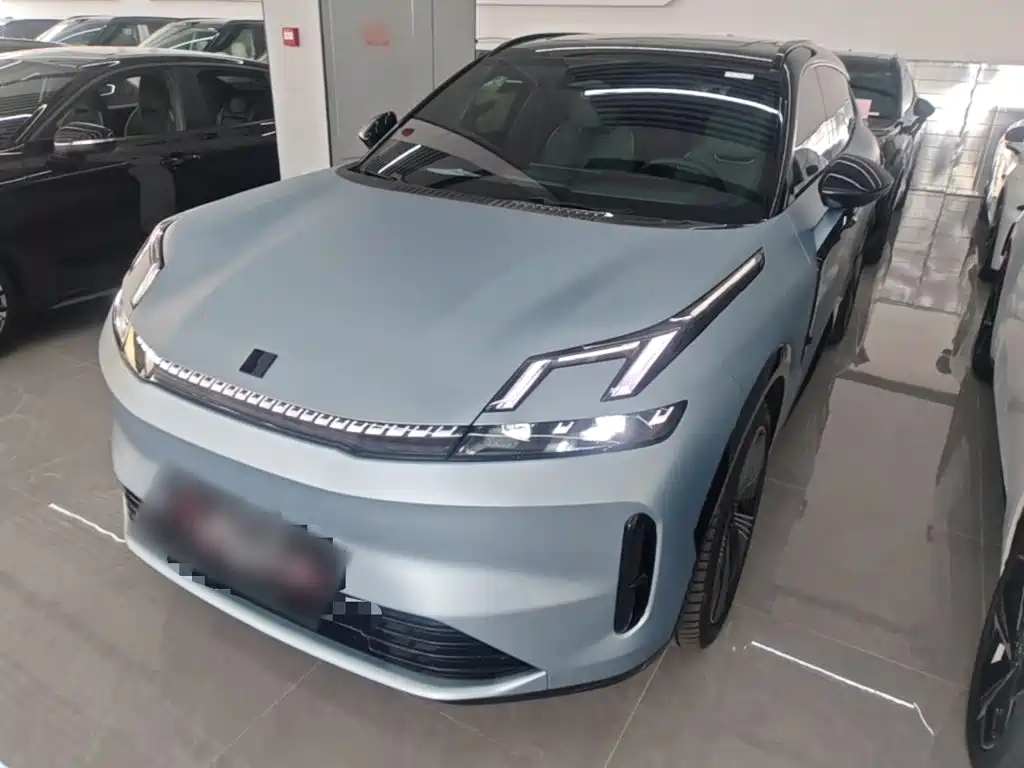 Lynk & Co 08 EM-P 2024