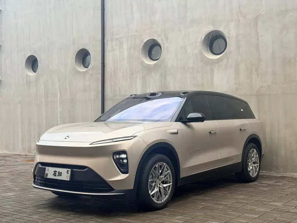 NIO ES8 2025
