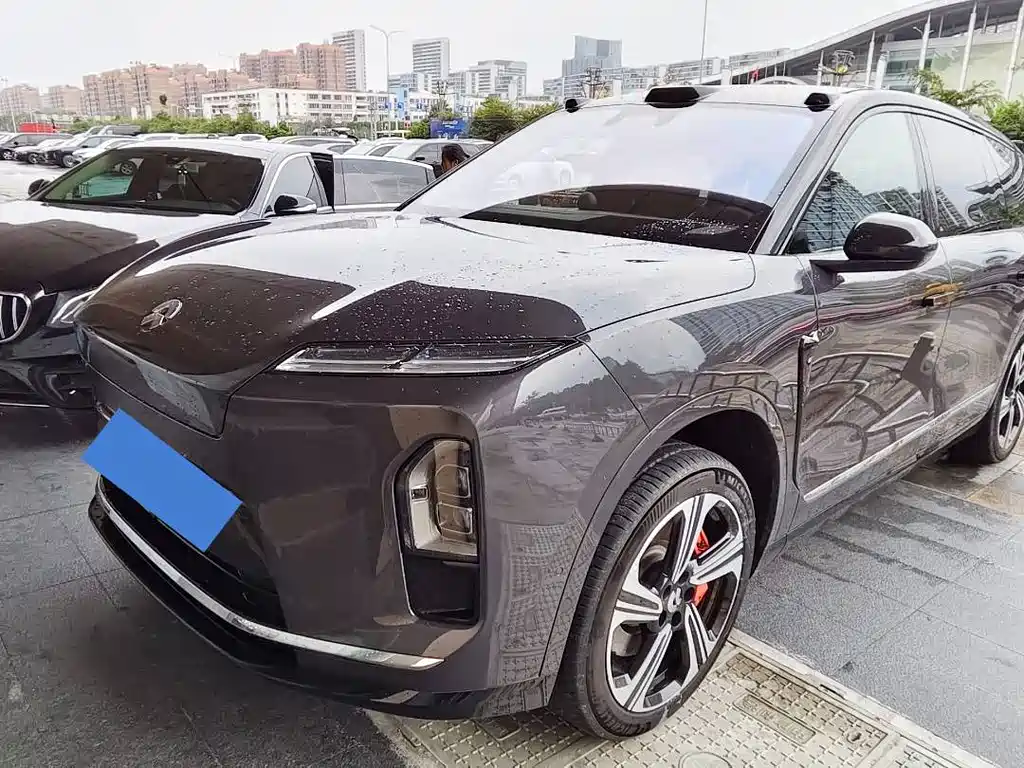 NIO ES8 2025