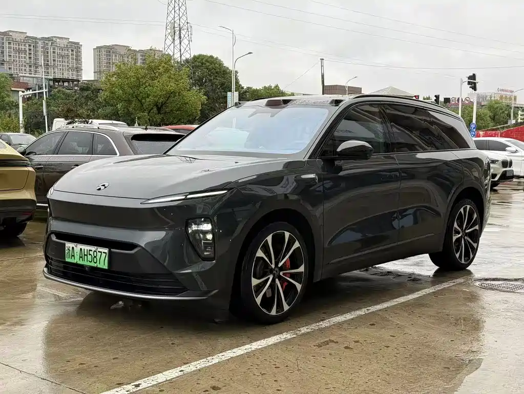 NIO ES8 2023