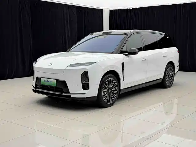 NIO ES8 2025