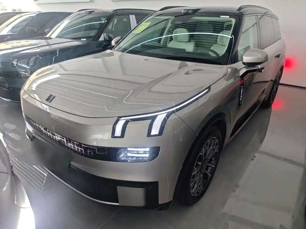 Lynk & Co 900 2026
