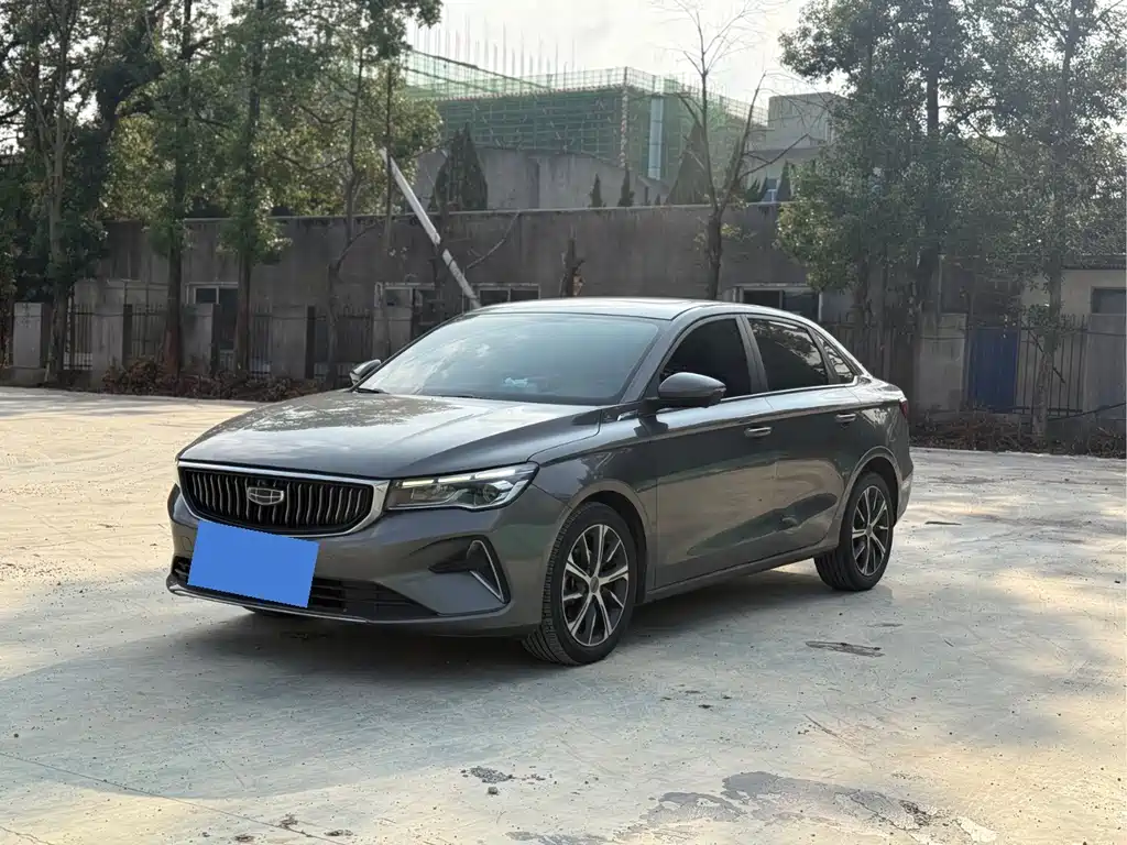 Geely Emgrand 2021