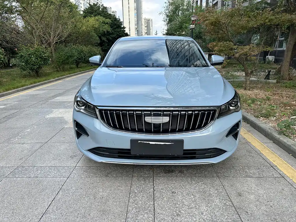 Geely Emgrand 2024