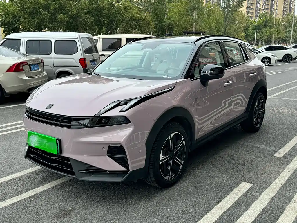 Lynk & Co 06 EM-P 2025