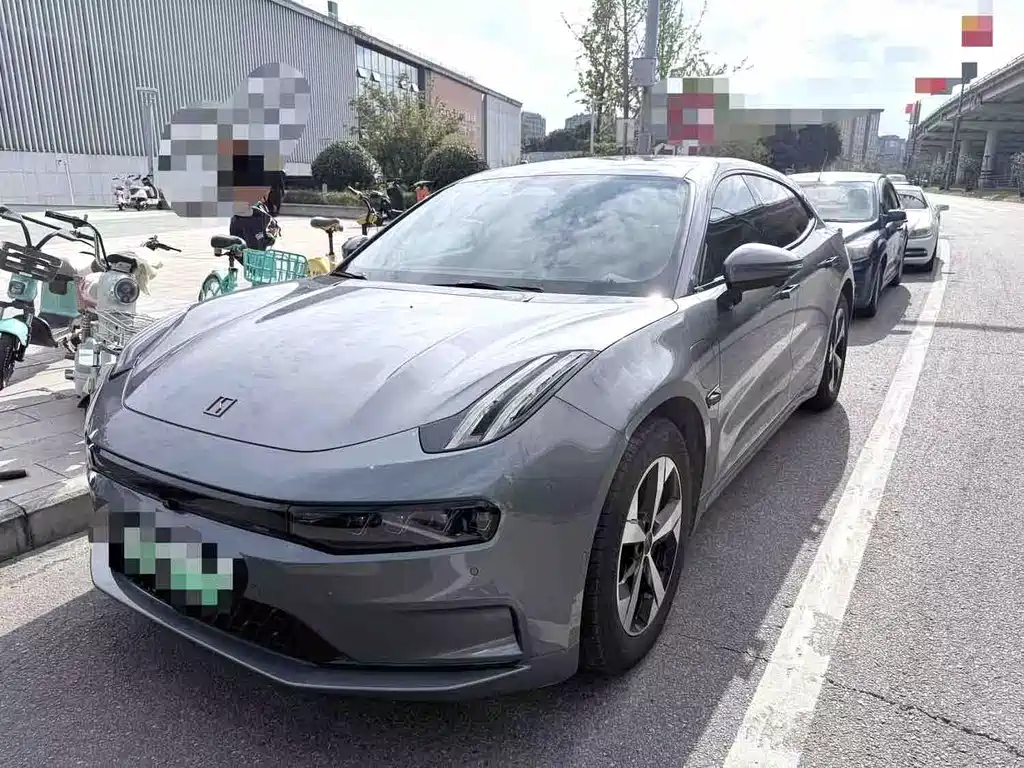 Zeekr 001 2022