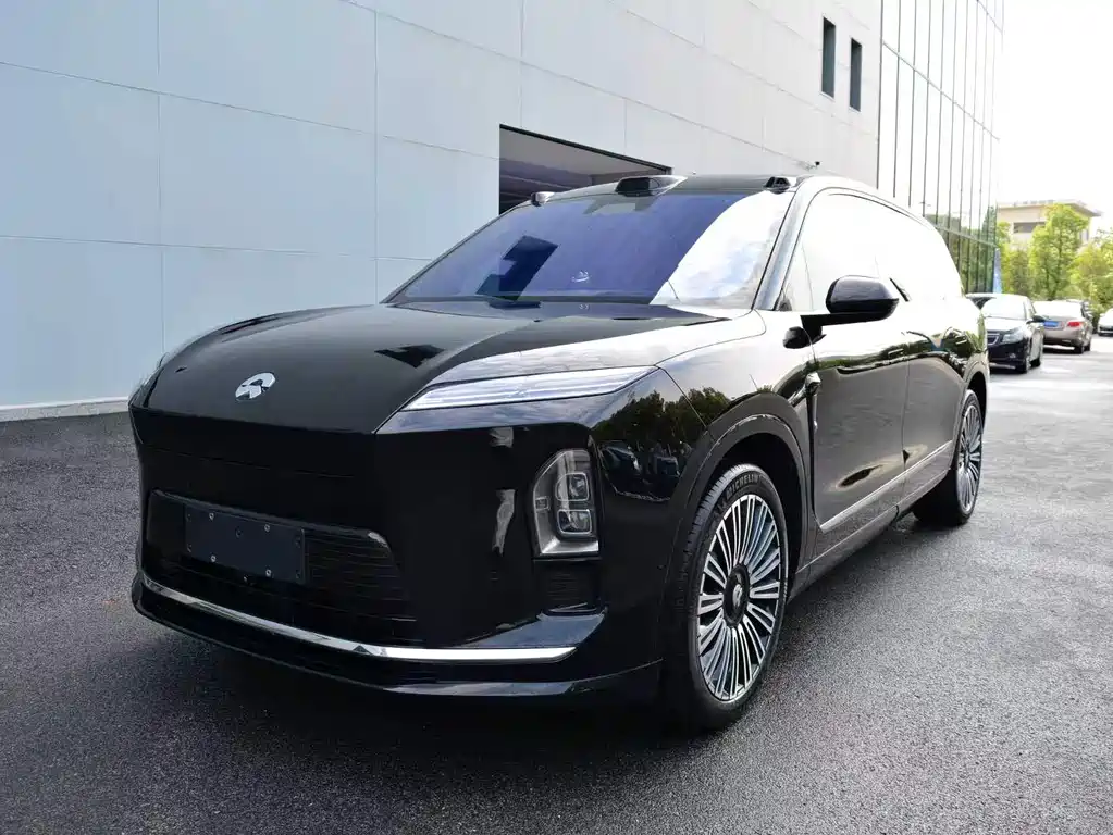 NIO ES8 2025