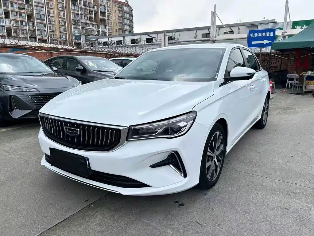 Geely Emgrand 2021