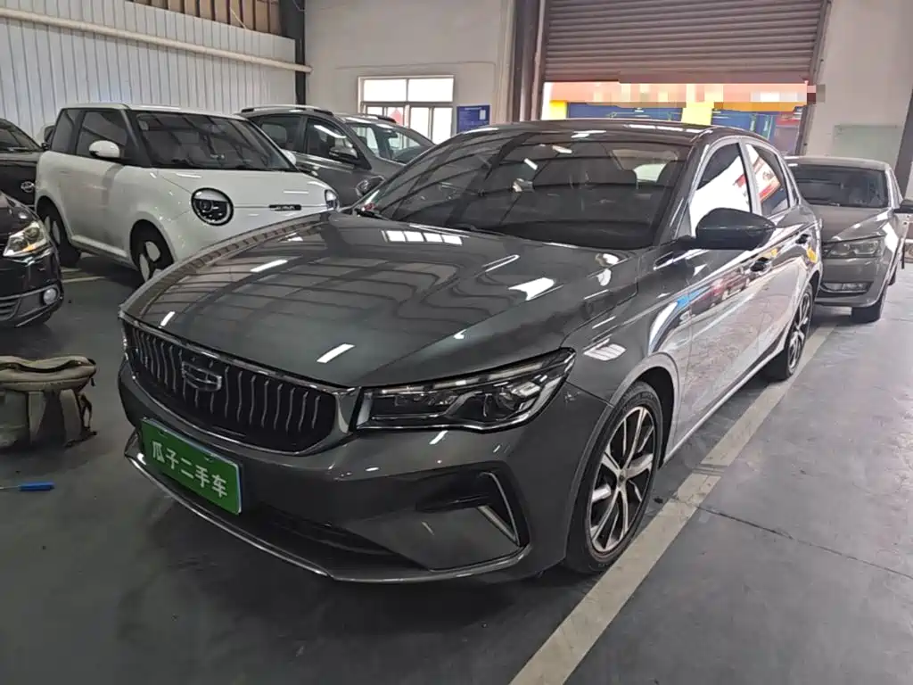 Geely Emgrand 2022