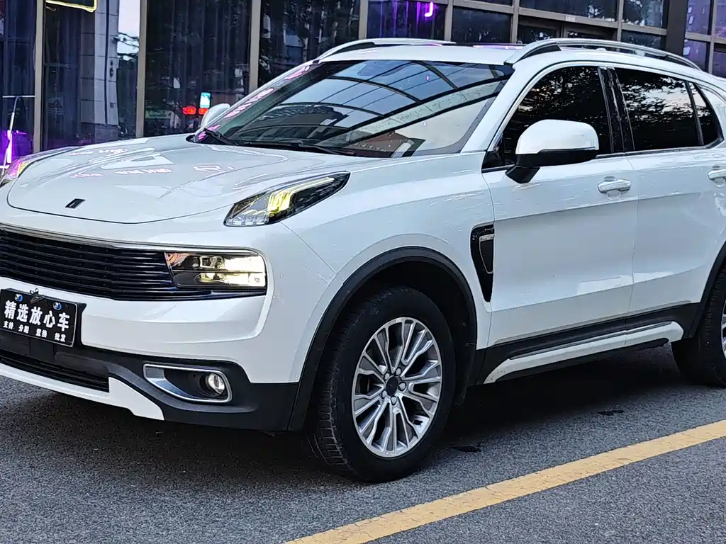 Lynk & Co 01 2020