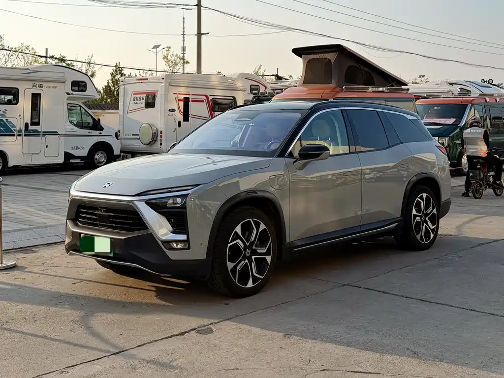 NIO ES8 2018