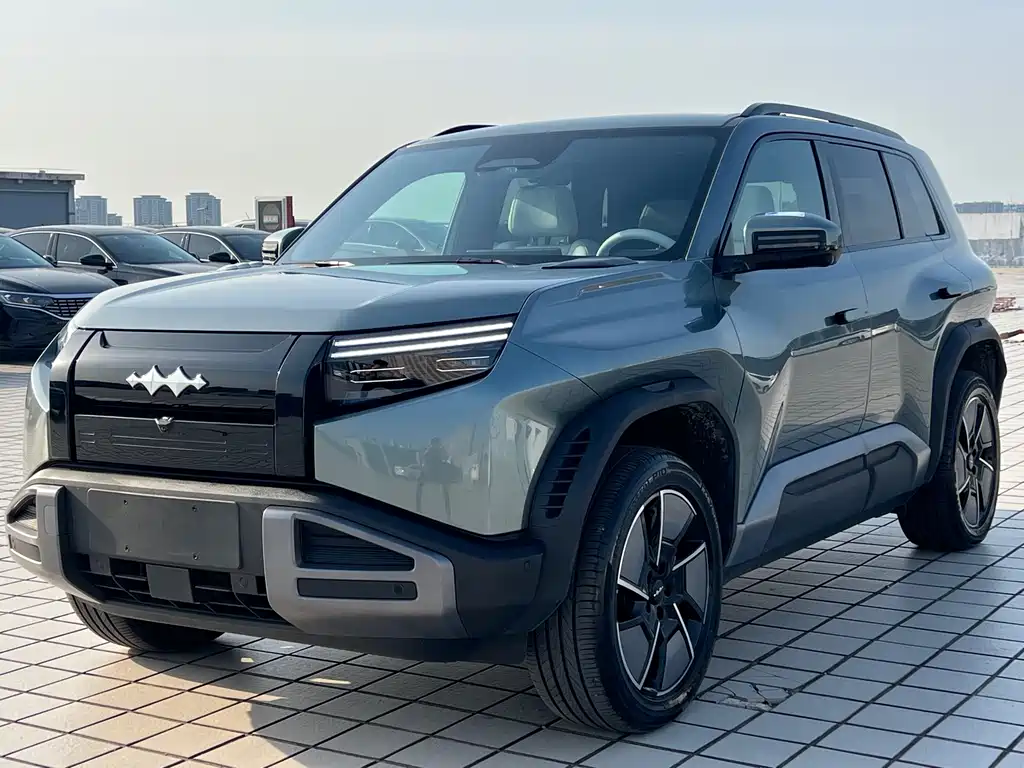 Fang Cheng Bao Titanium 3 2025