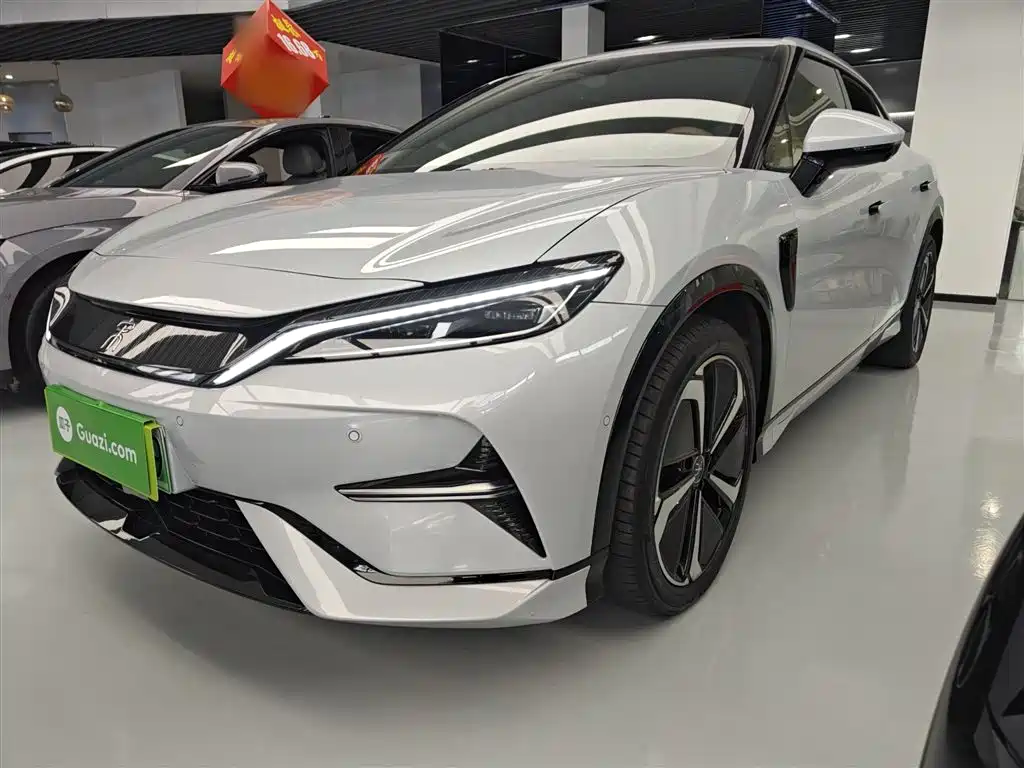 BYD L EV 2025