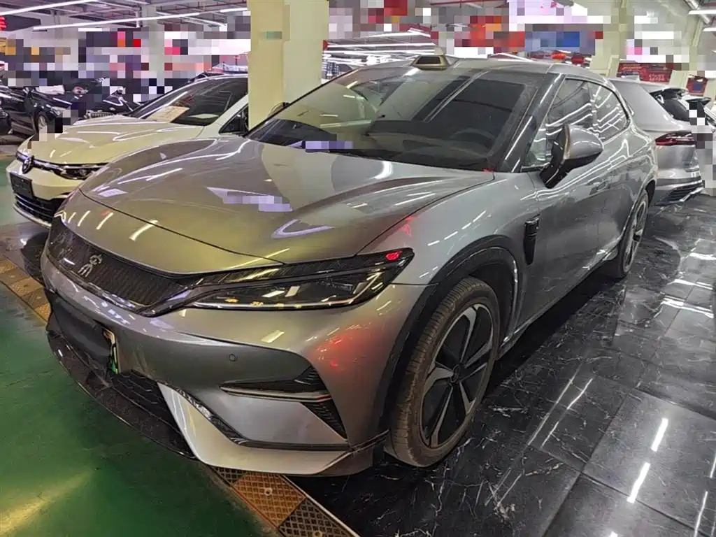 BYD L EV 2025
