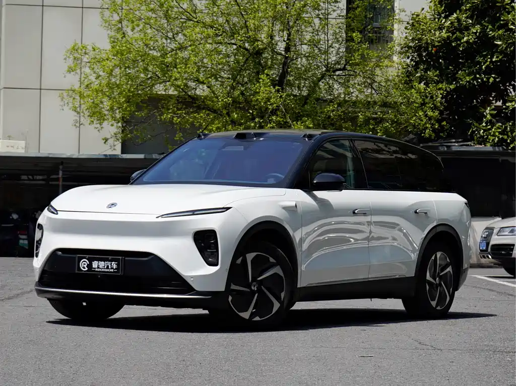 NIO ES8 2024