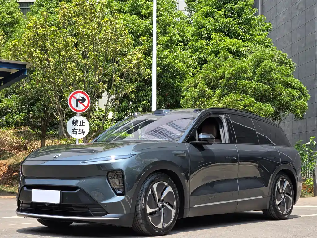 NIO ES8 2025