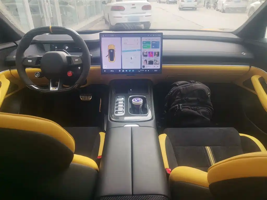 Xiaomi SU7 Ultra 2025