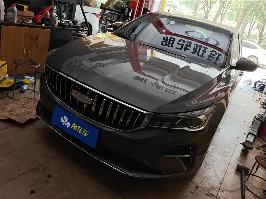 Geely Emgrand 2025
