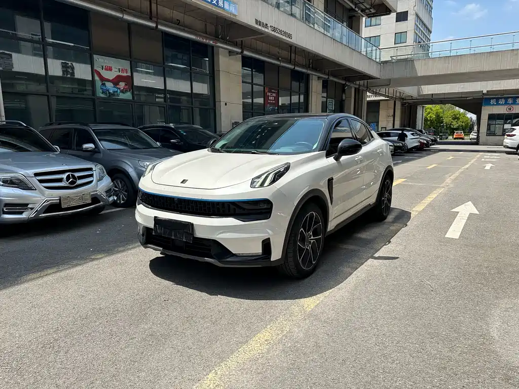 Lynk & Co 05 2022