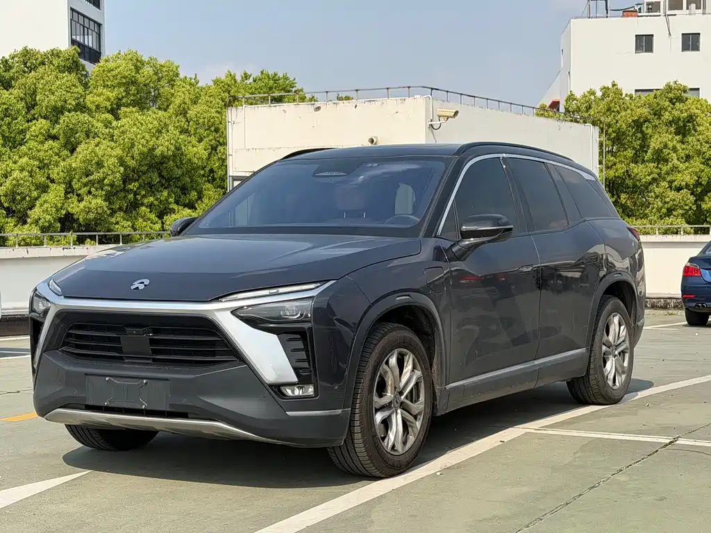 NIO ES8 2021