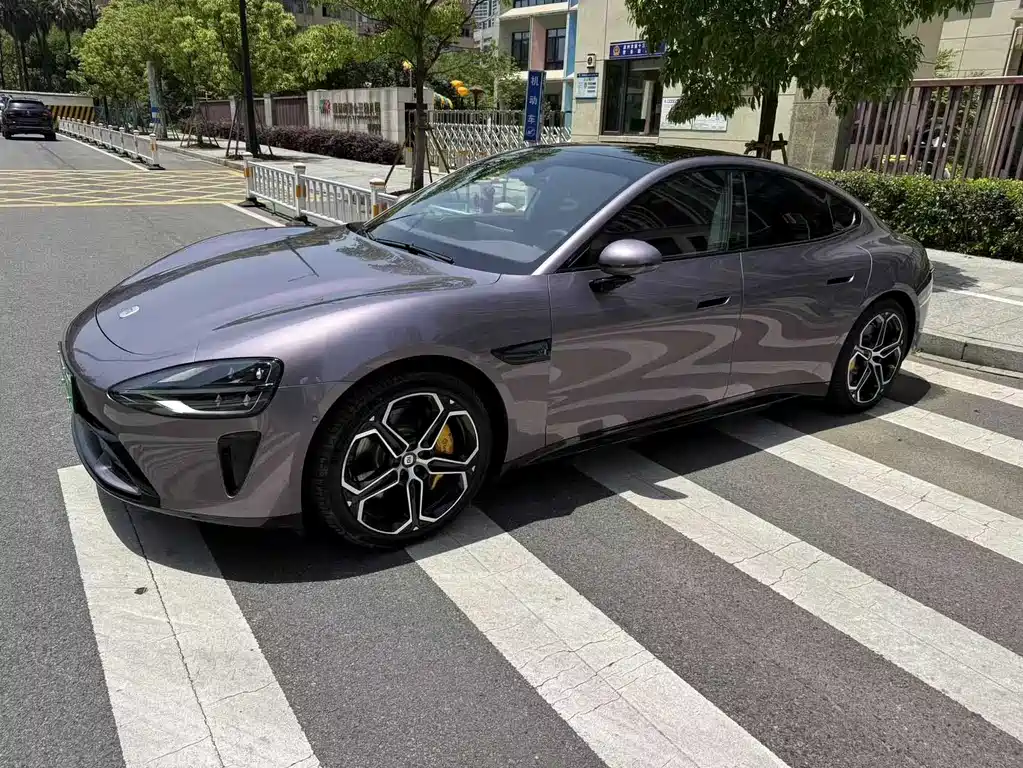 Xiaomi SU7 2024