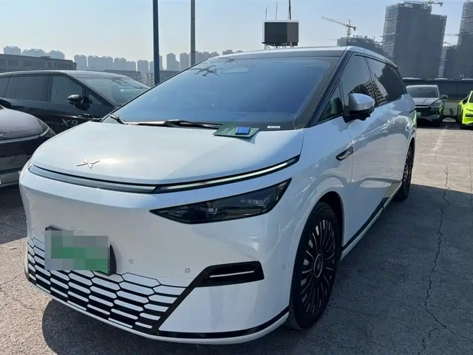 XPENG X9 2025