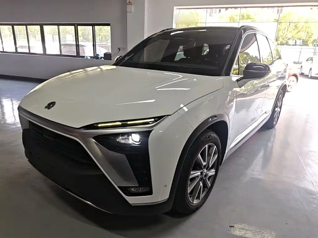 NIO ES8 2021