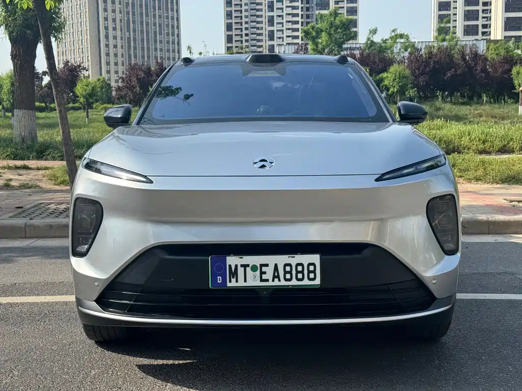 NIO ES8 2024