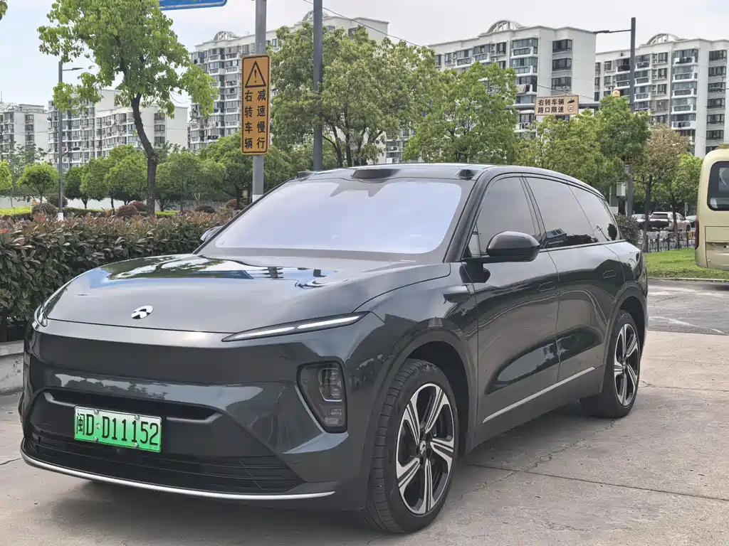 NIO ES8 2023