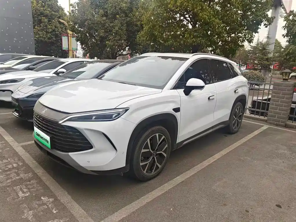 BYD L DM-i 2025