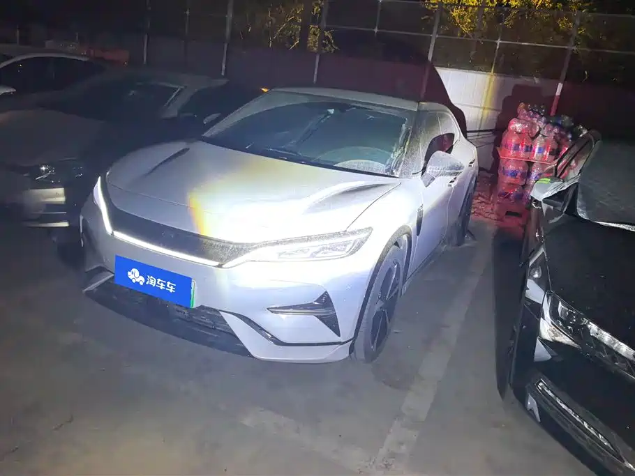 BYD L EV 2025