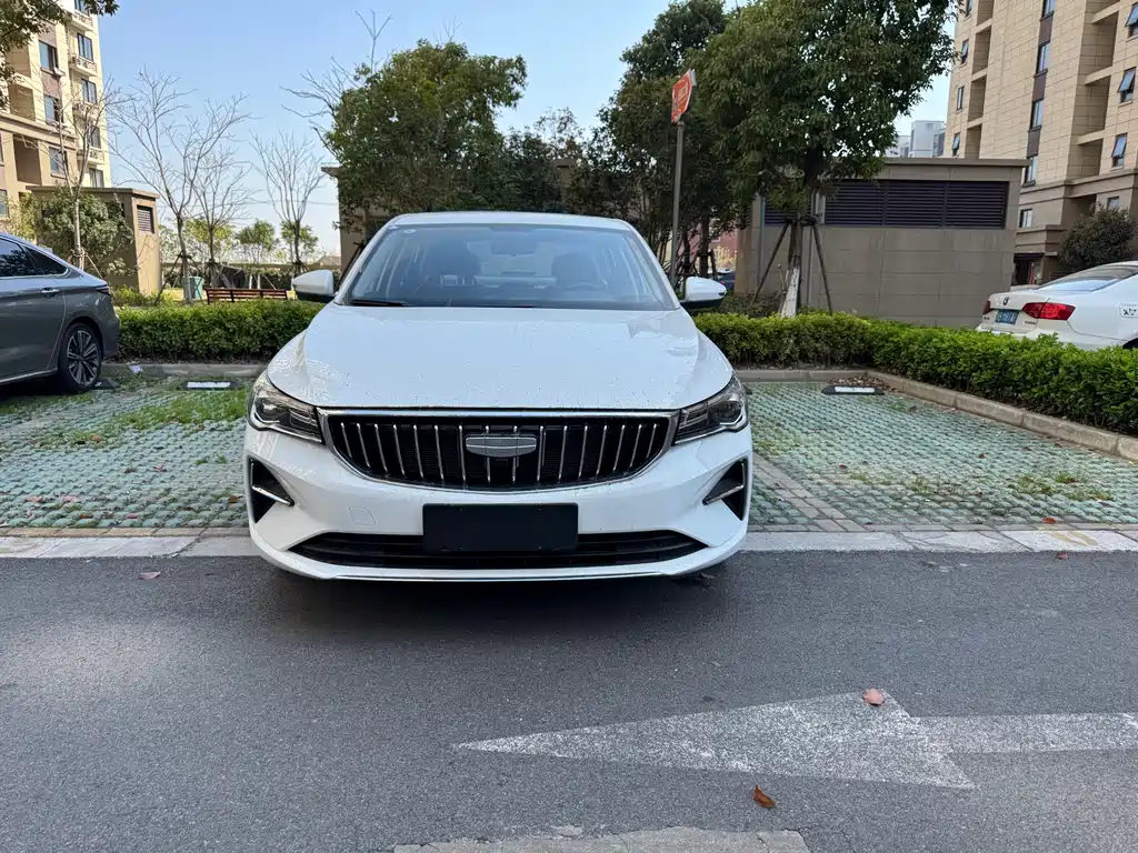 Geely Emgrand 2025