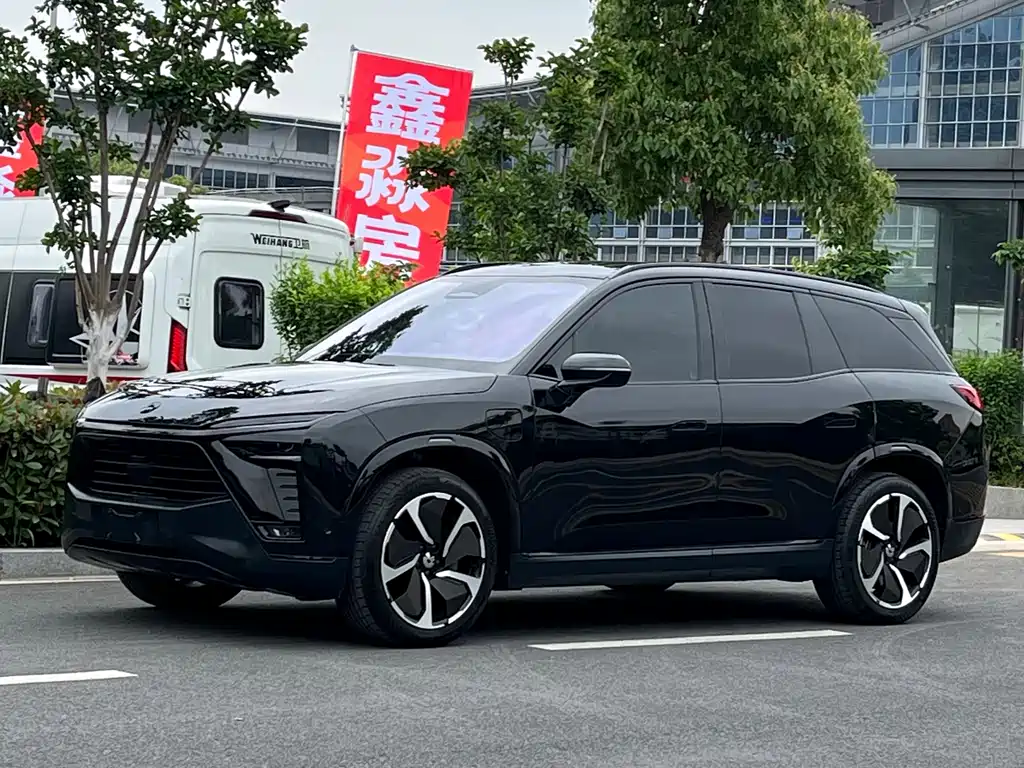 NIO ES8 2021