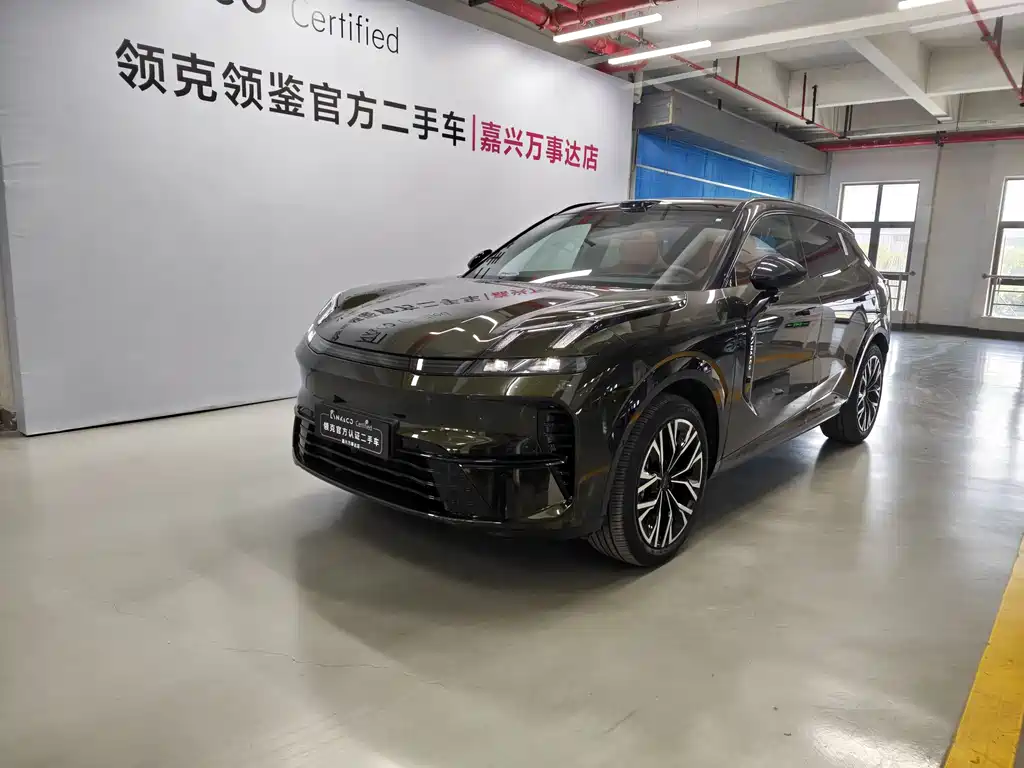 Lynk & Co 08 EM-P 2025
