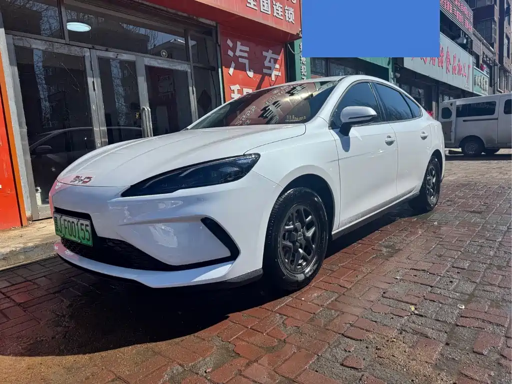 BYD Seal 05 DM-i 2025