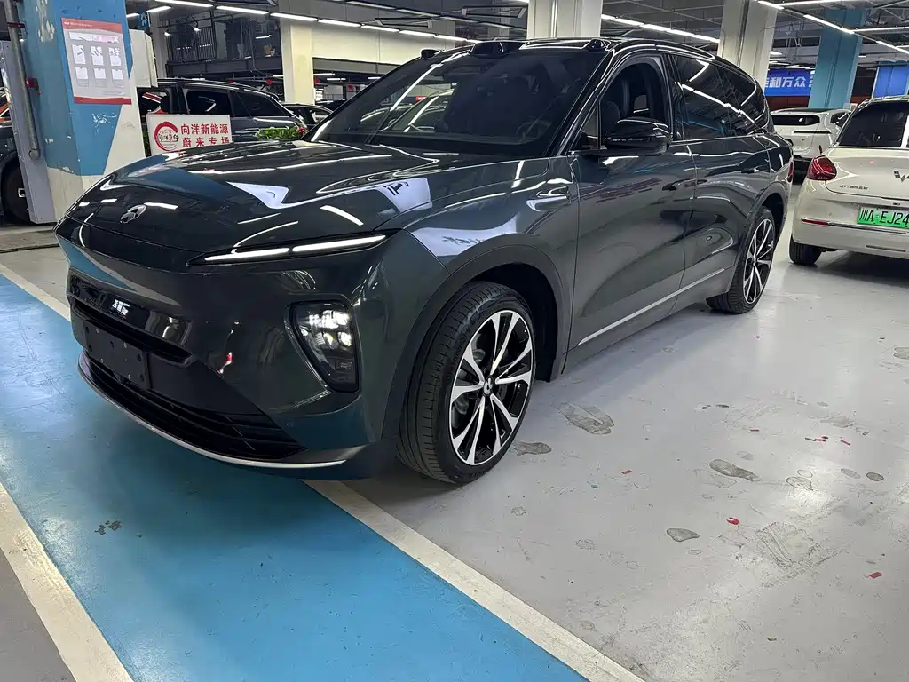 NIO ES8 2024