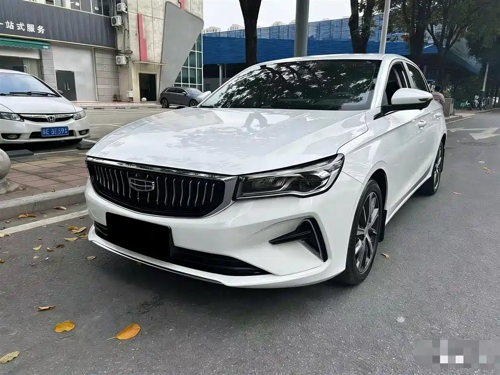 Geely Emgrand 2023